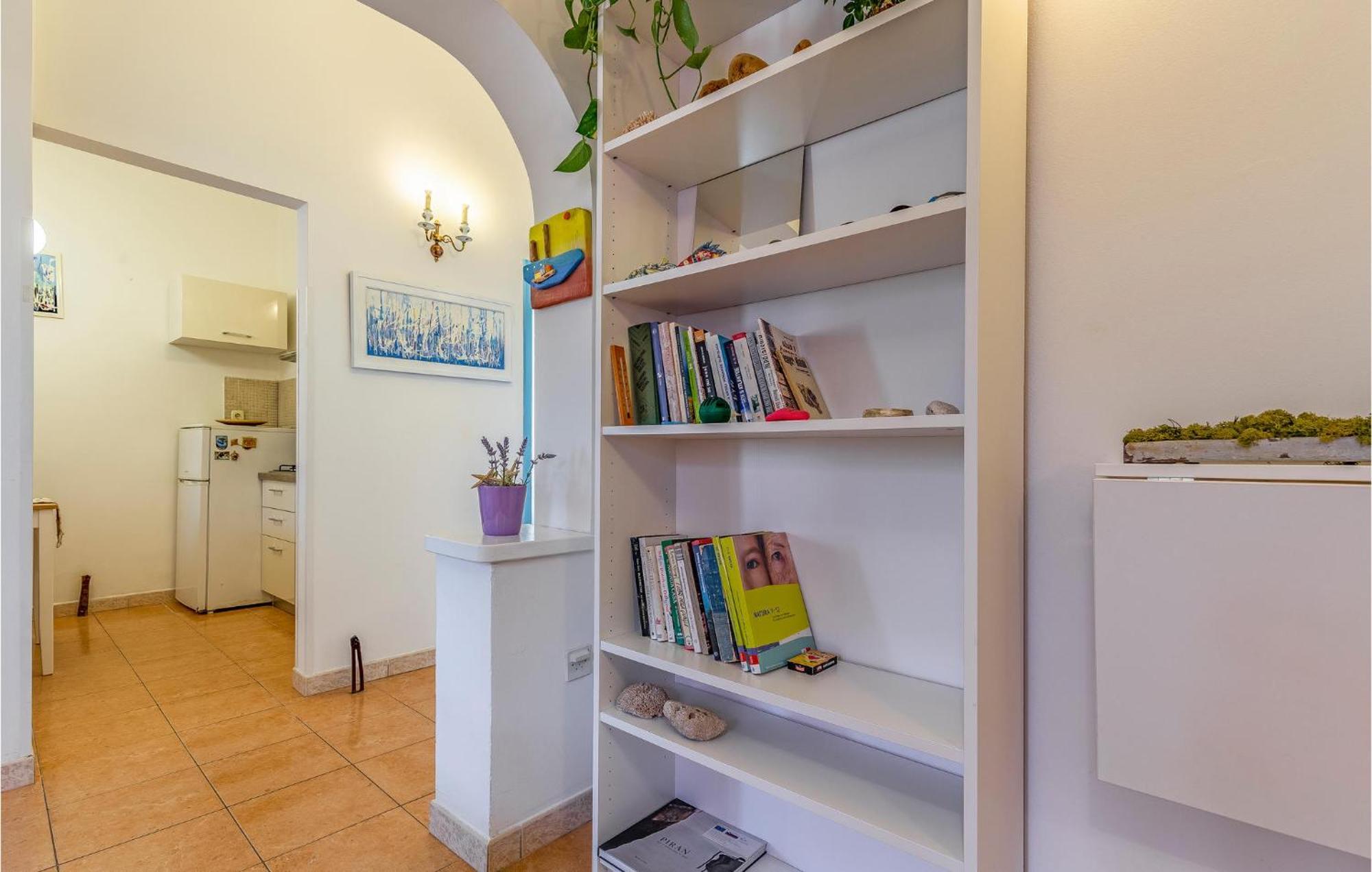 2 Bedroom Beautiful Apartment In Premantura Esterno foto