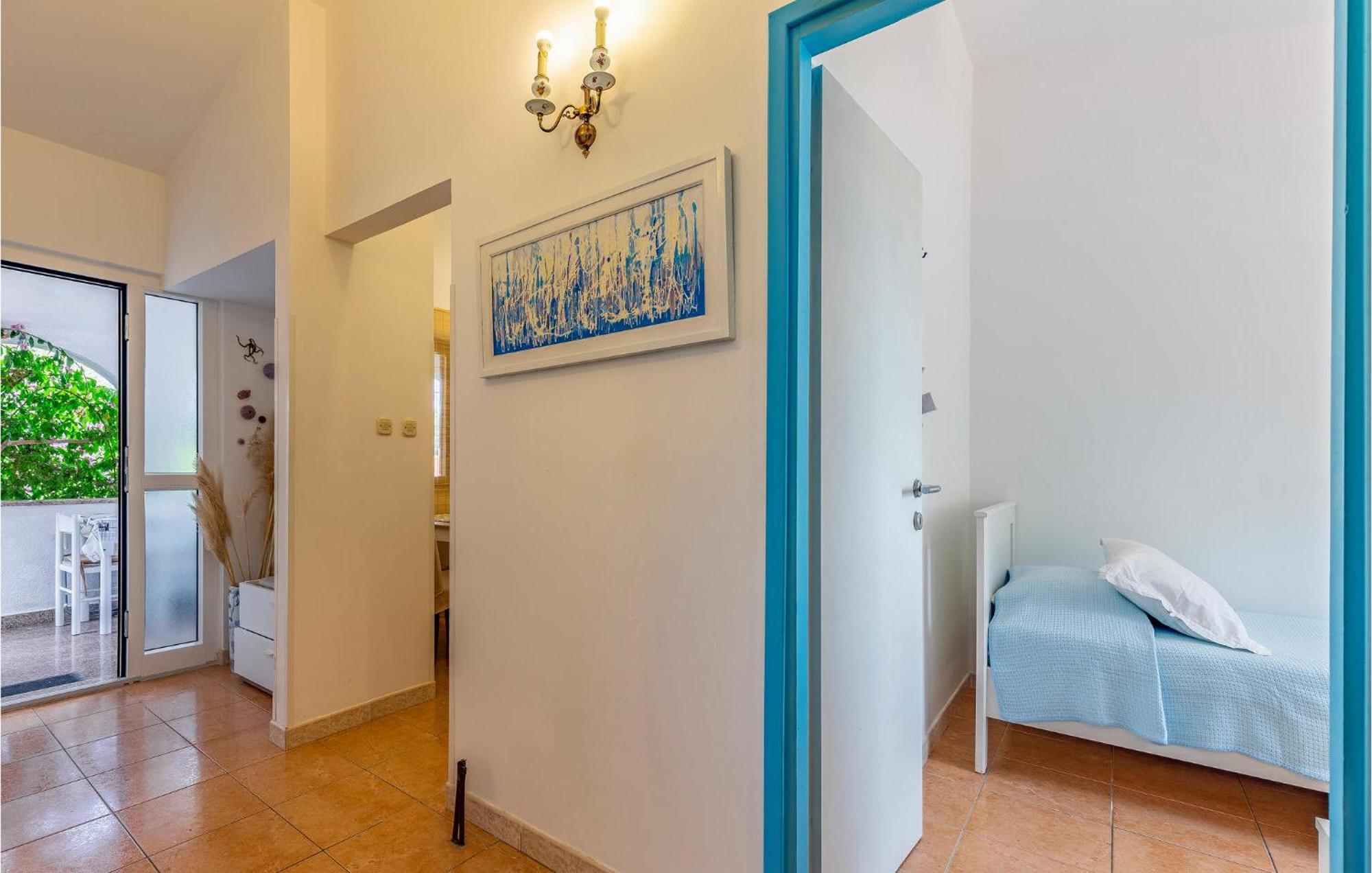 2 Bedroom Beautiful Apartment In Premantura Esterno foto